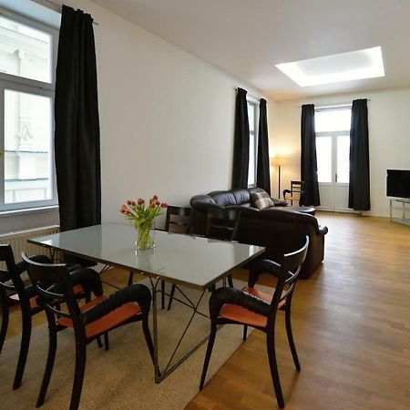 Kolonada Luxury 2 Bedroom Apartment With Balcony มาเรียอานซเกลาซนี ภายนอก รูปภาพ